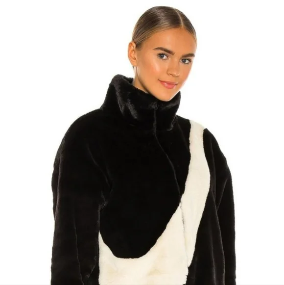 Nike Sportswear Faux Fur Jacket Black Full Zip Women’s Medium - Picture 5 of 16
